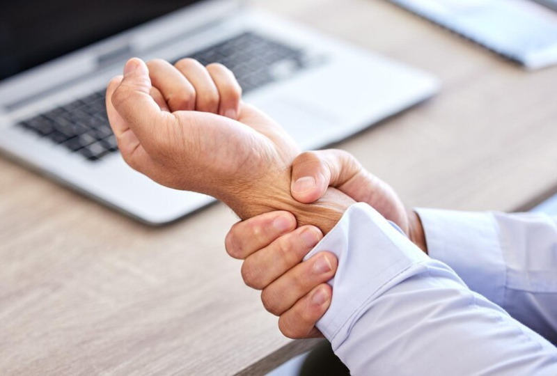Navigating Carpal Tunnel- Chiropractic Solutions for Everyday Relief